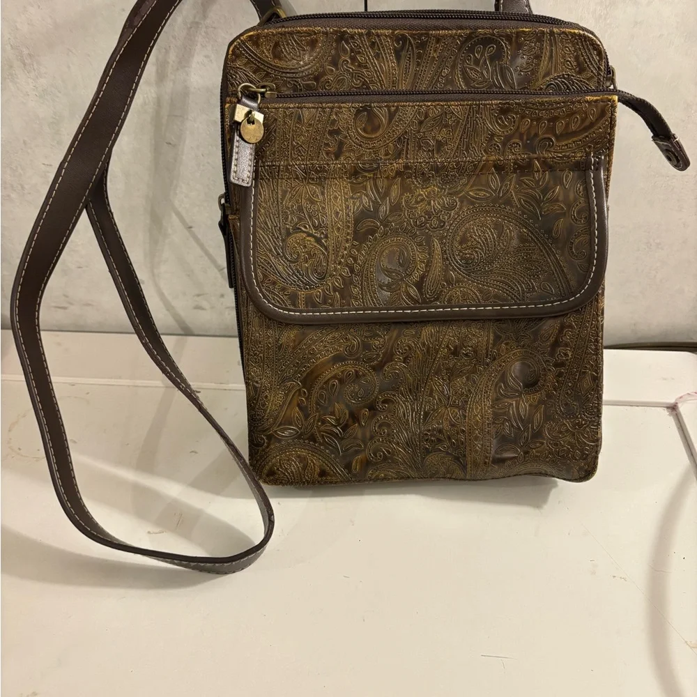 Relic by Fossil embossed paisley earthy rustic crossbody bohemian hobo bag. - Picture 8 of 9